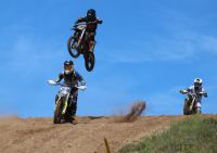 Kewin Gruchała w walce wieczoru gali na stadionie Chojniczanki. On i jego ojciec Marcin m&oacute;wią o 15-leciu Boxing Team Chojnice