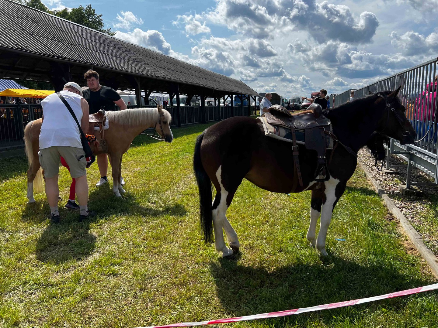 W Lubaniu, w gminie Nowa Karczma wystartowały Pomorskie Agro Targi. Posłuchaj relacji z mobilnego studia Weekend FM