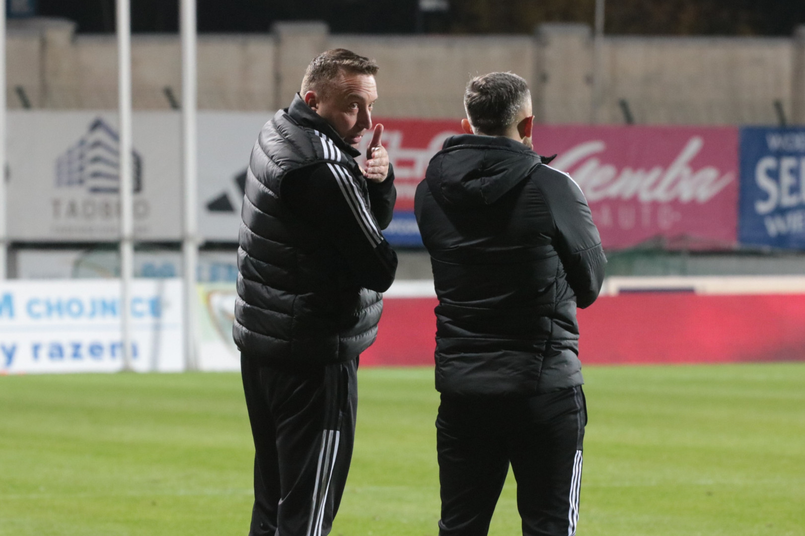 "To porażka nas wszystkich". O zmianie trenera w Chojniczance. Dlaczego Damian Nowak musiał odejść? Skąd wybór Marka Brzozowskiego?